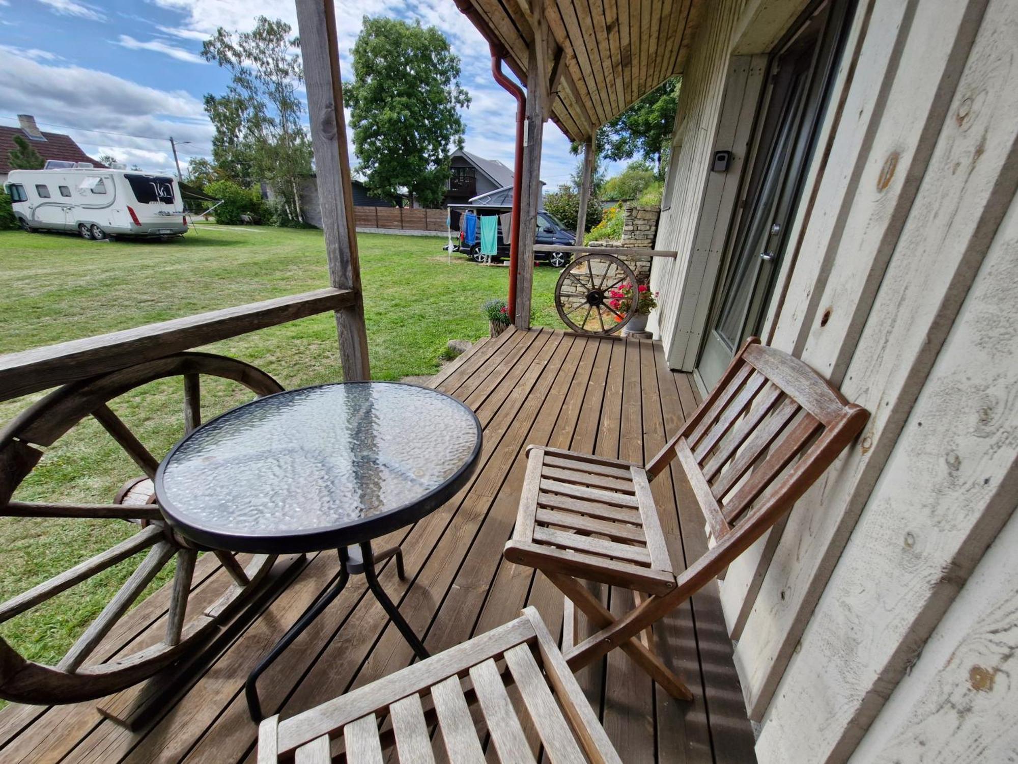 Piibelehe Guest Accommodation Kuressaare Exterior foto